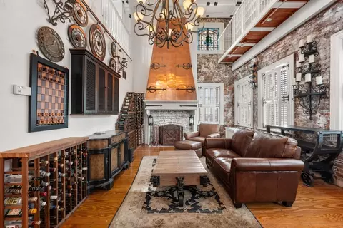 49 Grove St #PENTHOUSE, Boston, MA 02114
