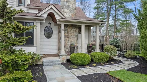 24 Whitehall Cir, Beverly, MA 01915