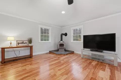 324 W Sutton Rd, Sutton, MA 01590 photo 5