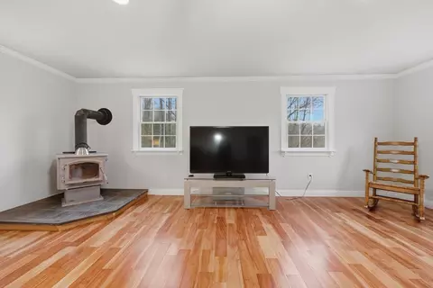 324 W Sutton Rd, Sutton, MA 01590 photo 6