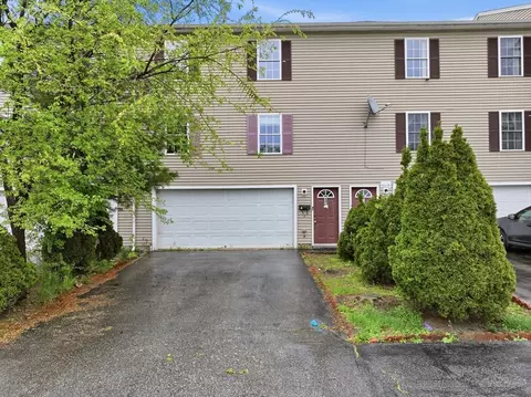 17 Bigelow St, Worcester, MA 01610