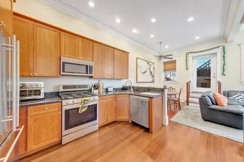 253 E St #1, Boston, MA 02127 photo 2