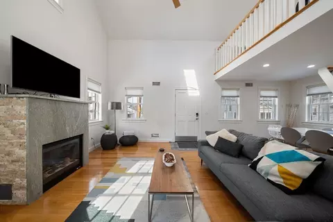 25 Clyde St #1, Somerville, MA 02145