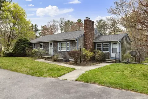 118 County St, Lakeville, MA 02347