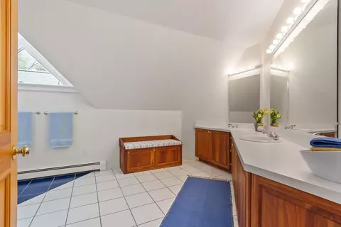 Bath - 117 Ayer Rd, Harvard, MA 01451 photo 3 of 4
