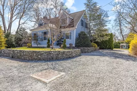 32 Everett Rd, Bourne, MA 02532 photo 2