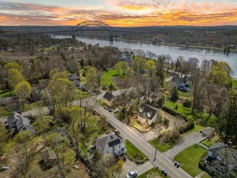 32 Everett Rd, Bourne, MA 02532