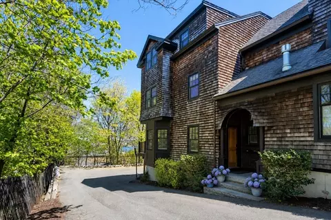 6 Woods Pl, Charlestown, MA 02129