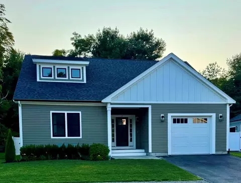 7 Josiah Path, Falmouth, MA 02540