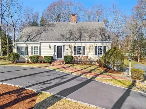 47 Peach Tree Rd, Marstons Mills, MA 02648