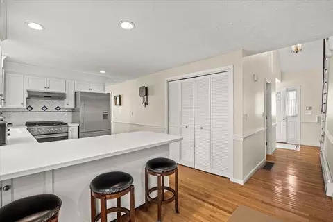 Entry Way - 47 Peach Tree Rd, Marstons Mills, MA 02648 photo 2 of 5