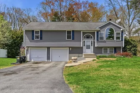 19 Fairfield Dr, Dudley, MA 01571