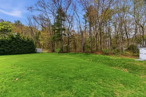 Exterior - 19 Fairfield Dr, Dudley, MA 01571 photo 6 of 6