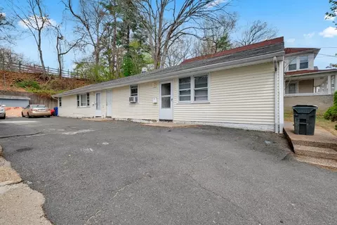 746-748 Alden St, Springfield, MA 01109