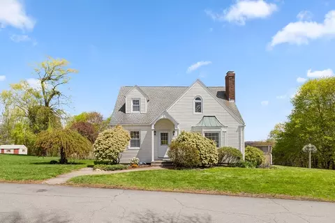 15 Breezy Green Rd, Leicester, MA 01524