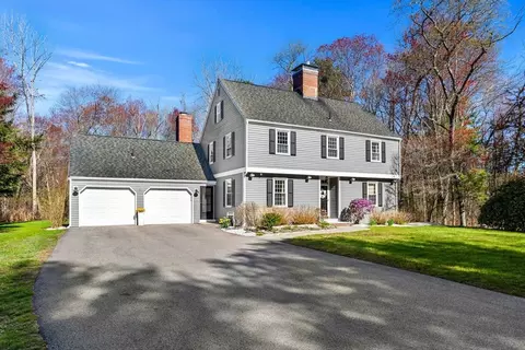 5 Aspen Cir, Andover, MA 01810
