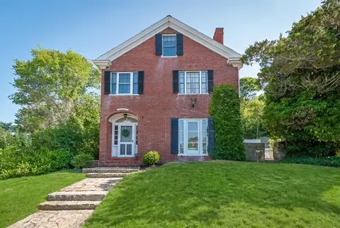 18 Union St, Manchester, MA 01944