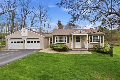 14 Gay Rd, Brookfield, MA 01506