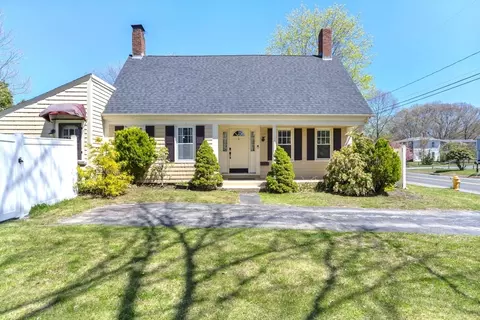 181 Central St, Rockland, MA 02370