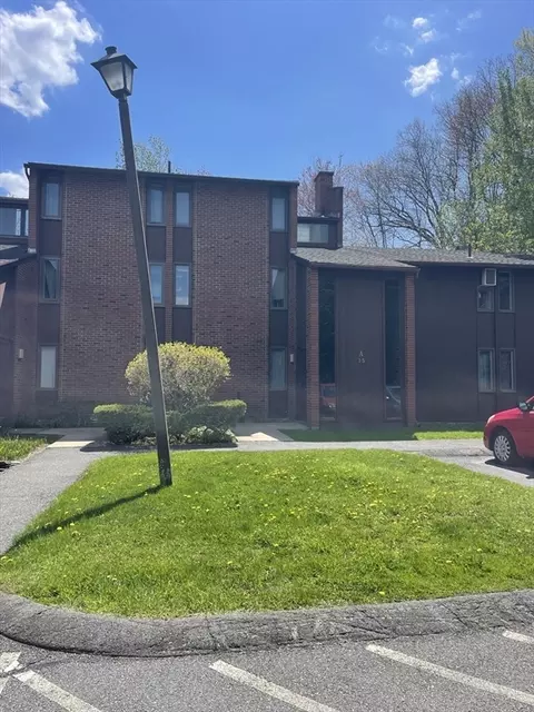222 N East St #1, Amherst, MA 01002