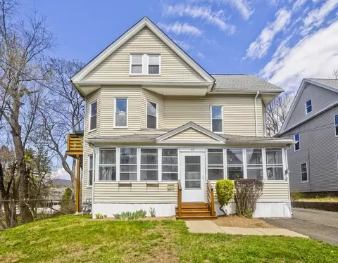 27 Morgan St, Holyoke, MA 01040