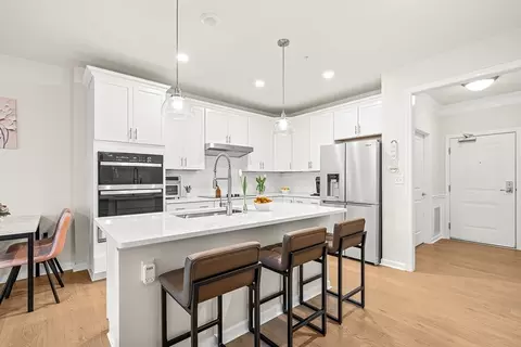 300 Martins Lndg #103, North Reading, MA 01864