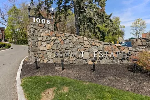 1008 Paraside Rd #2E, Swampscott, MA 01907
