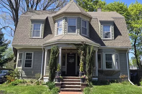 42 Sheridan St, Haverhill, MA 01830