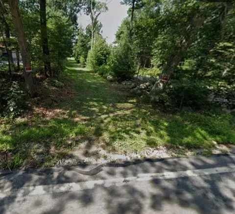 00 SW Main St, Douglas, MA 01516