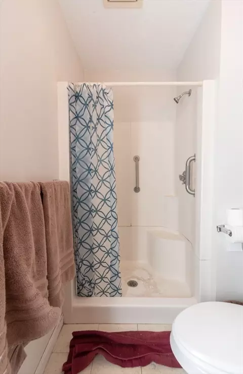 Bath - 18 Pearl St, Webster, MA 01570 photo 2 of 6