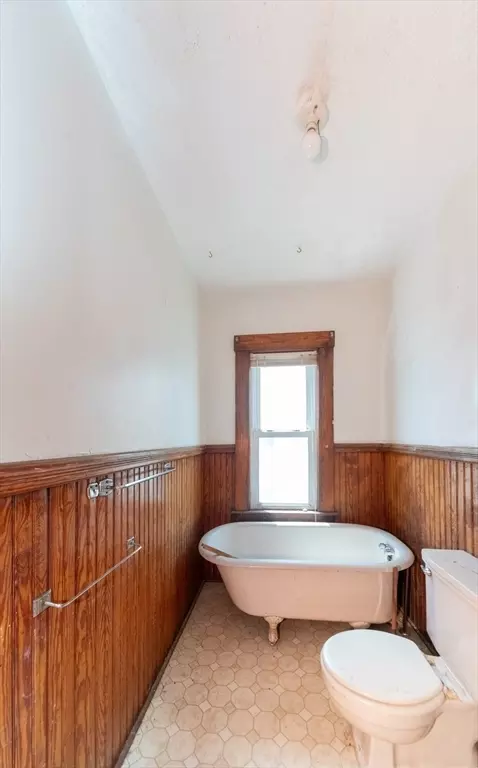 Bath - 18 Pearl St, Webster, MA 01570 photo 3 of 6