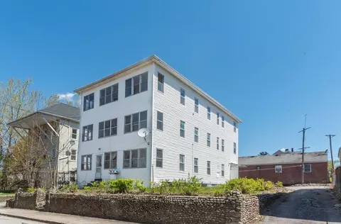 18 Pearl St, Webster, MA 01570