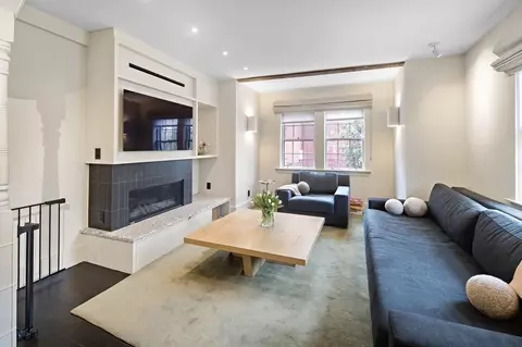 25 Harvard Sq, Charlestown, MA 02129
