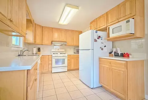 20 Andersen Rd, Braintree, MA 02184 photo 3