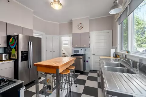 Kitchen - 121 Thorndike St, Brookline, MA 02446 photo 3 of 6