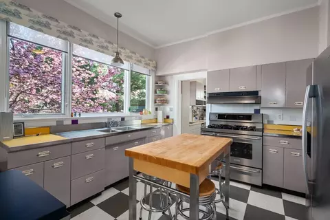 Kitchen - 121 Thorndike St, Brookline, MA 02446 photo 4 of 6