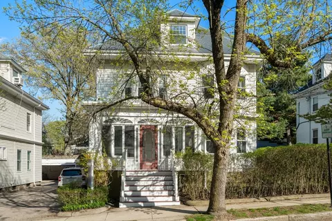 121 Thorndike St, Brookline, MA 02446