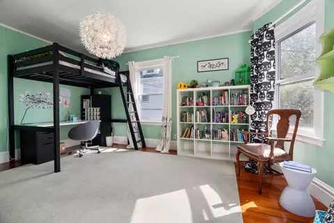 Bedroom - 121 Thorndike St, Brookline, MA 02446 photo 4 of 6