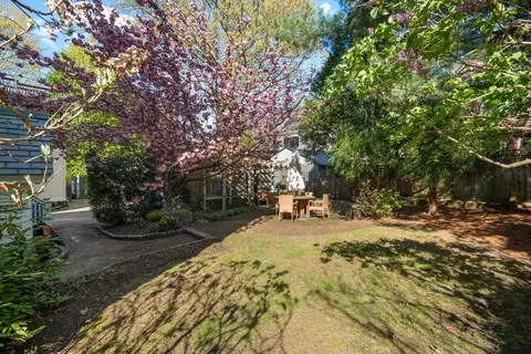 Exterior - 121 Thorndike St, Brookline, MA 02446 photo 8 of 12