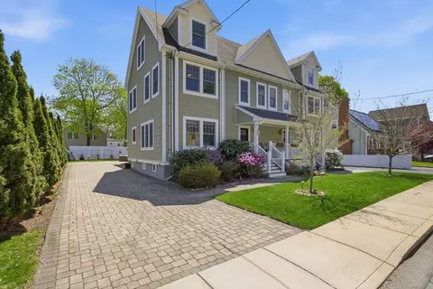 38 Salem St #38, Winchester, MA 01890