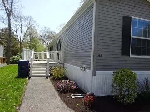 43 Great Hill Dr, Wareham, MA 02576