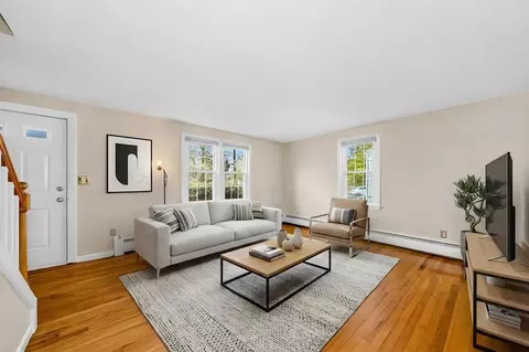 Living - 100 Assumption Ave, Worcester, MA 01606 photo 7 of 8