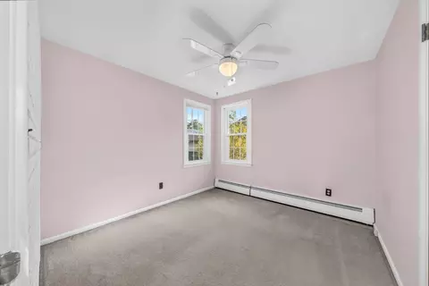 Bedroom - 100 Assumption Ave, Worcester, MA 01606 photo 1 of 10