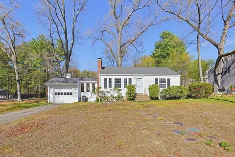 2 Perham St, Bedford, MA 01730