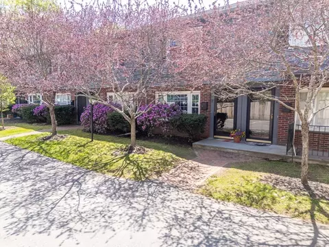 27 Norwood Ave #2, Manchester, MA 01944