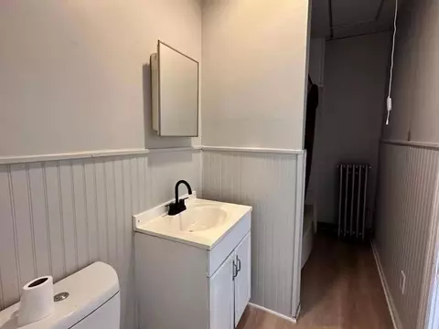 Bath - 48 Acushnet Ave, Springfield, MA 01105 photo 2 of 3