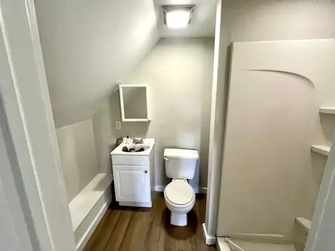 Bath - 48 Acushnet Ave, Springfield, MA 01105 photo 3 of 3