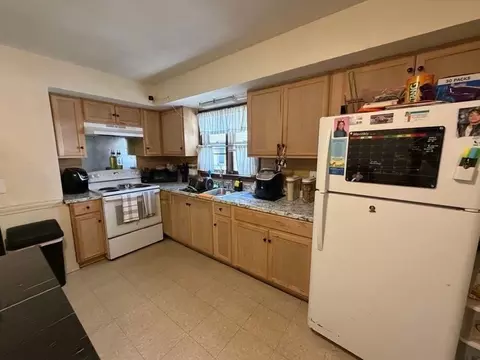 Kitchen - 48 Acushnet Ave, Springfield, MA 01105 photo 2 of 4