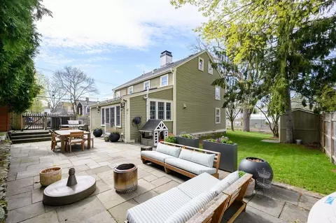 Exterior - 182 South St, Hingham, MA 02043 photo 3 of 10
