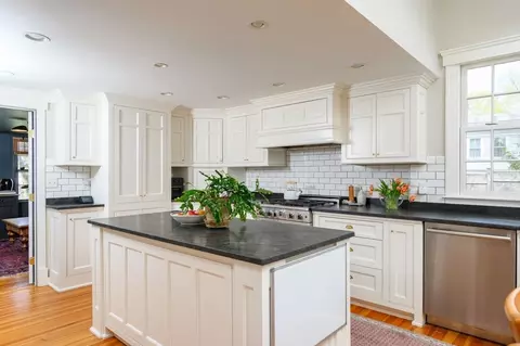 Kitchen - 182 South St, Hingham, MA 02043 photo 4 of 5
